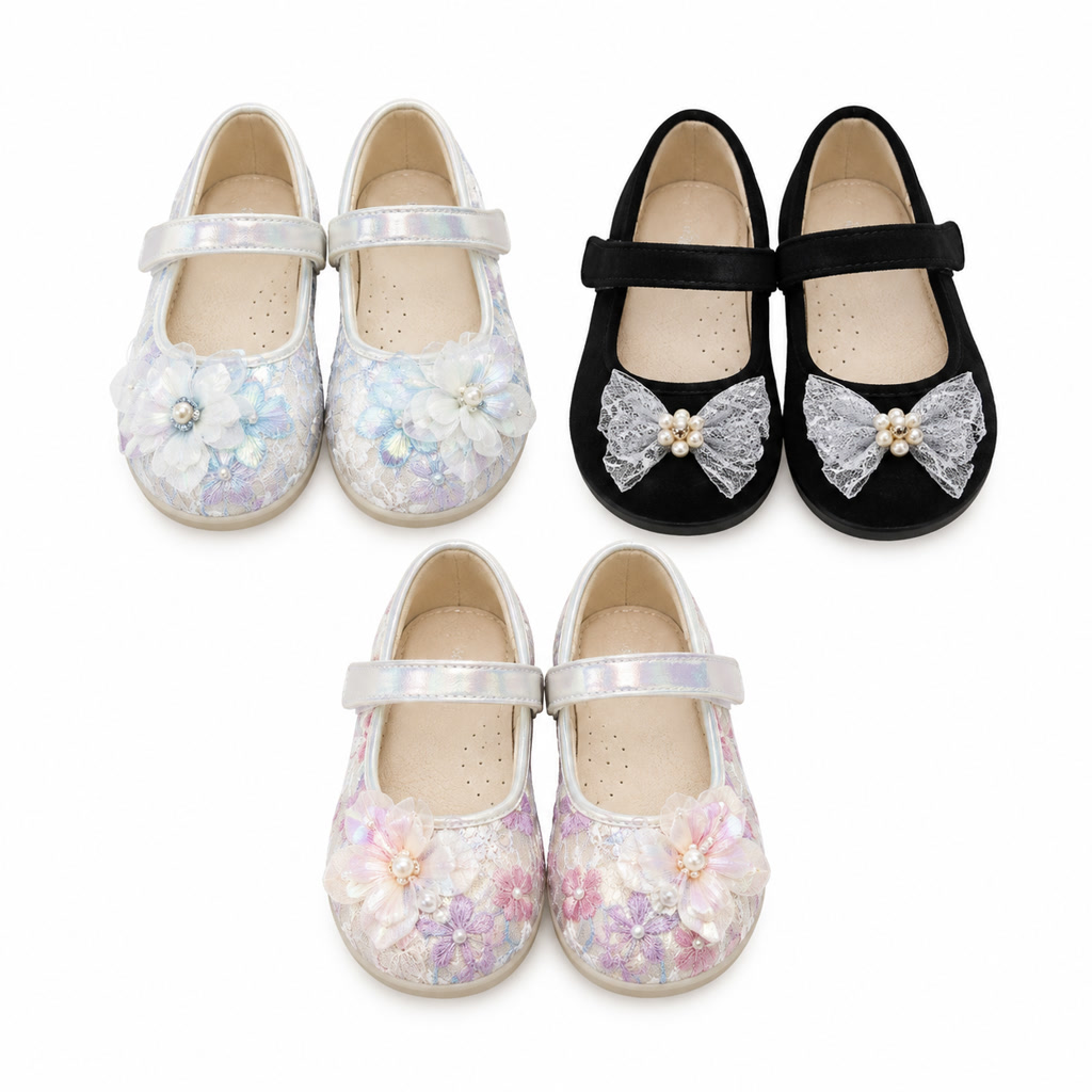 Zapato de charol para niña con flores en la punta y correa fina