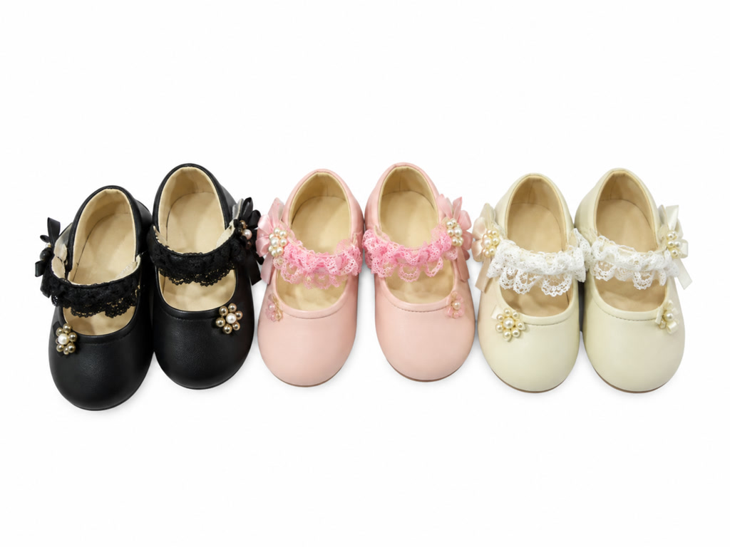 [DLM-110-9] Zapato de charol para niña con adorno de cuentas en el empeine