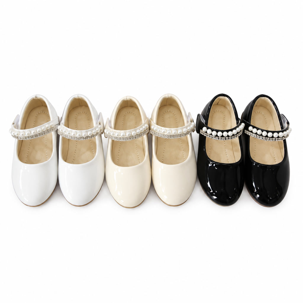 Zapato de charol Oxford para niña con pulsera de perlas