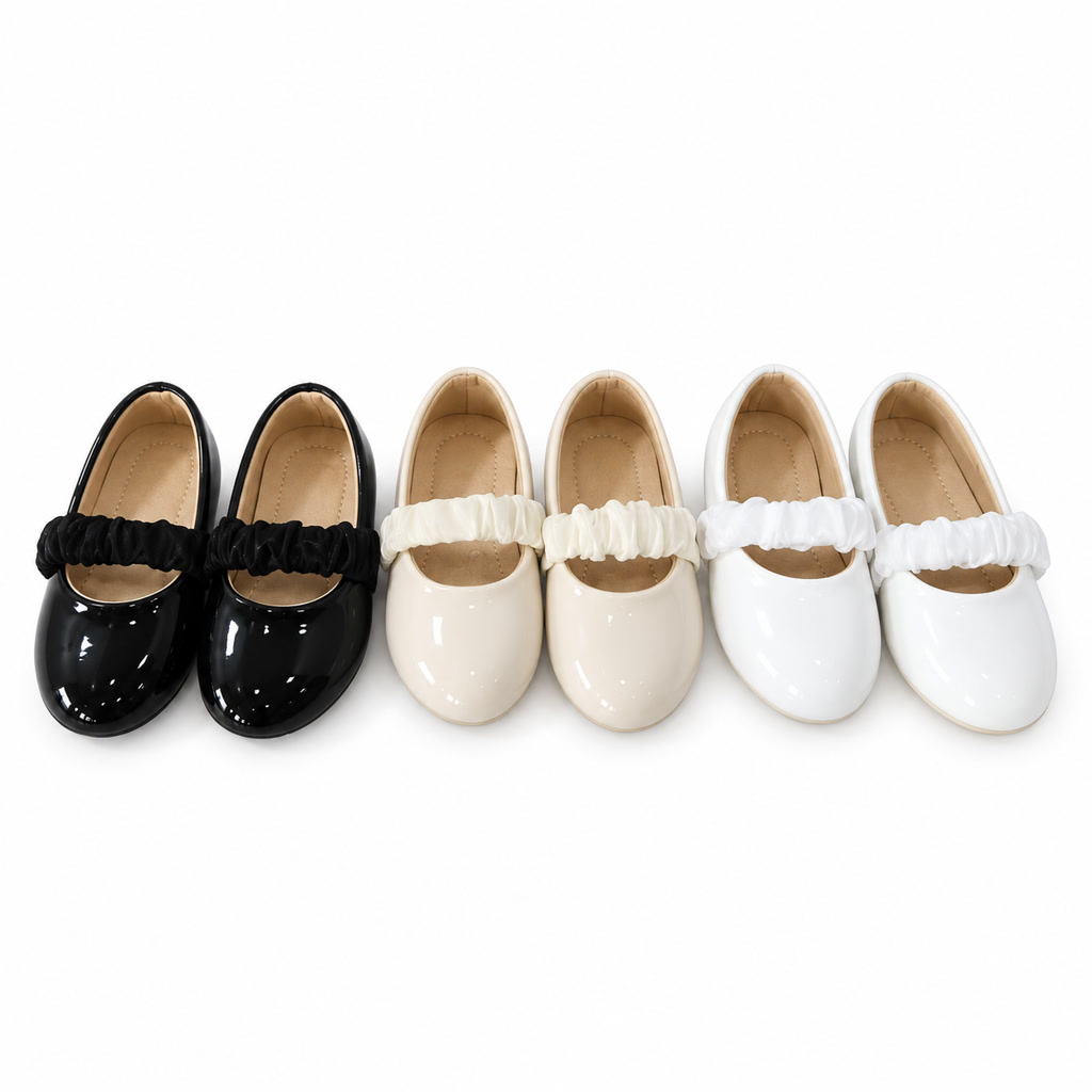 Zapato de charol Oxford para niña con cadena en el empeine